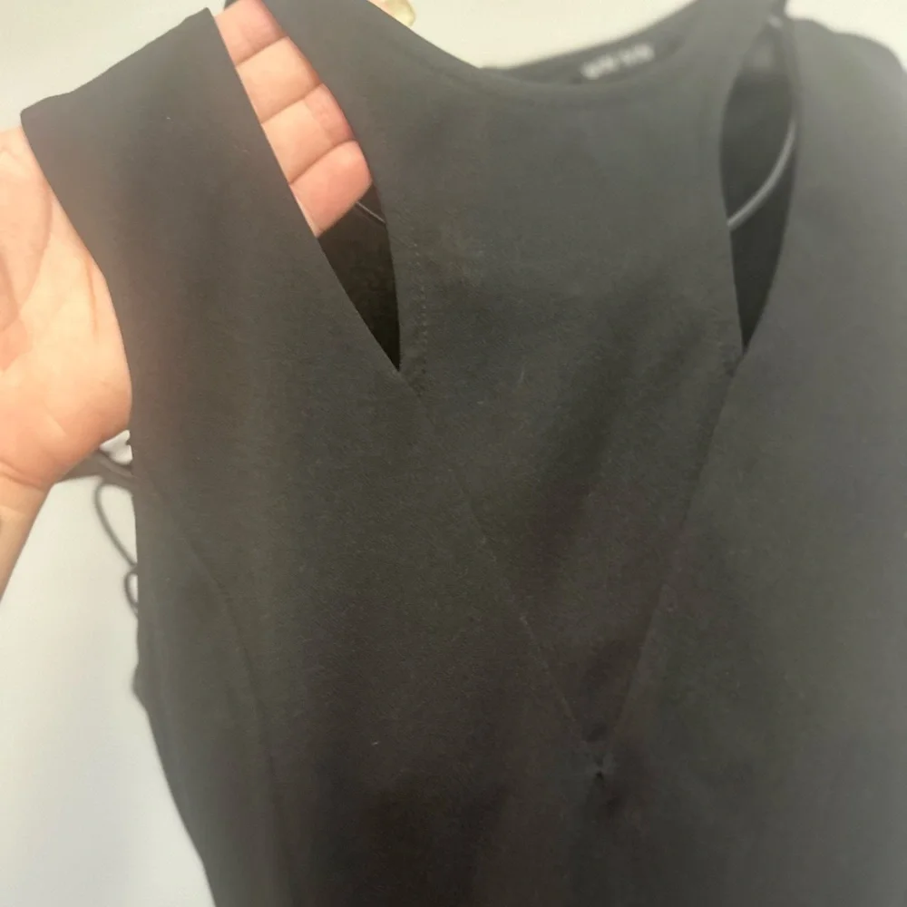 WinWin Black Ruffled Asymmetrical Halter Top - Picture 5 of 11